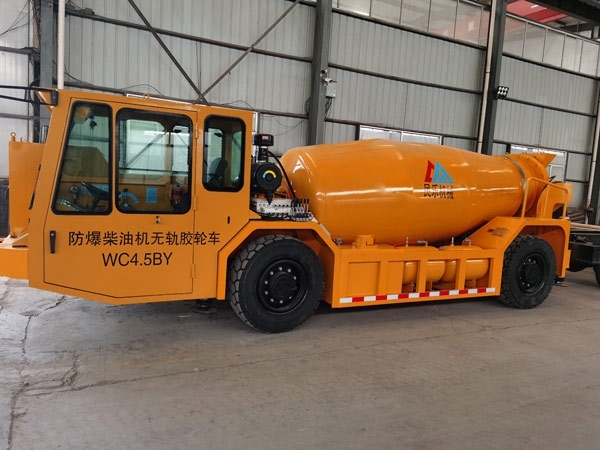 礦用濕噴臺(tái)車(chē)，礦用混凝土泵，礦用攪拌機(jī)發(fā)貨