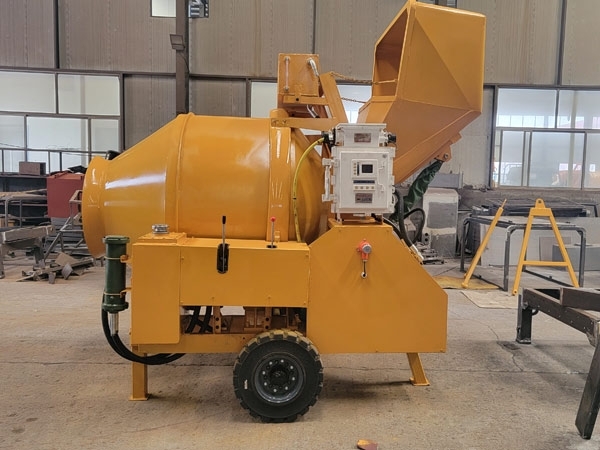 礦用濕噴臺(tái)車(chē)，礦用混凝土泵，礦用攪拌機(jī)發(fā)貨